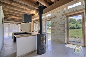 Fridge, microwave, oven, stovetop - Yvonne and Joseph's Le Havre (VAL D'ANAST)