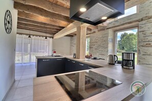 Fridge, microwave, oven, stovetop - Yvonne and Joseph's Le Havre (VAL D'ANAST)