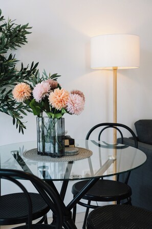 Dining - The Cityscape Pad with 2BR, 3-bed & Free Parking (South Brisbane)