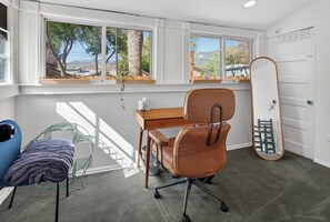 Interior - Downtown CO Springs 1BR Cottage with Sunroom (Colorado Springs)