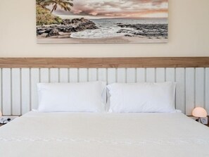 Iron/ironing board, internet, bed sheets