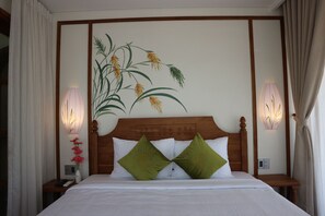 In-room safe, desk, blackout curtains, free WiFi - Lúa Boutique Hoi An Hotel (Da Nang)
