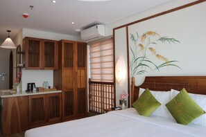 In-room safe, desk, blackout curtains, free WiFi - Lúa Boutique Hoi An Hotel (Da Nang)