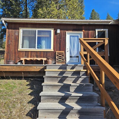 Cozy 1-bedroom apartment in fantastic Colville with AC