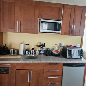 Private kitchen - Cozy 1-bedroom apartment in fantastic Colville with AC (Colville)