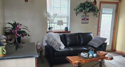 Cozy 1-bedroom apartment in fantastic Colville with AC