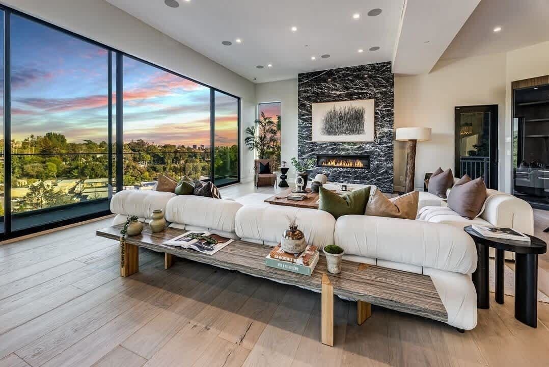 TV, fireplace, offices
