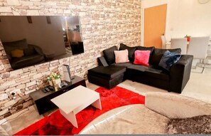 Room - Stylish 2BR Apartment Parking PS5 Wifi (Darwen)