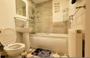 House, Smoking | 2 bedrooms - Stylish 2BR Apartment Parking PS5 Wifi (Darwen)