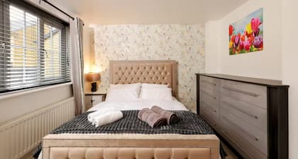 Stylish 2BR Apartment Parking PS5 Wifi
