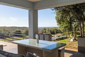 Outdoor dining - Villa Selagodi (Rovinj)