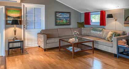 3 bedroom awesome home in Korsvegen