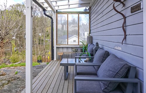 Beautiful home in Arendal with WiFi