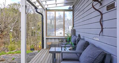 Beautiful home in Arendal with WiFi