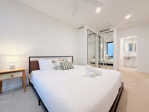 Room - RiverView Breeze Hamilton 3B2B with Free Parking (Hamilton)