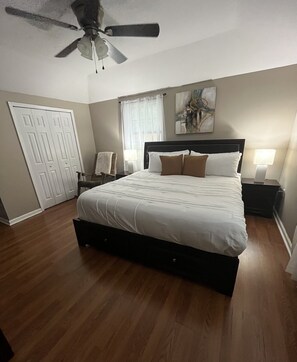 Iron/ironing board, Internet, bed sheets - The Brick- Bryant Denny Stadium 3.2 Miles Away (TUSCALOOSA)