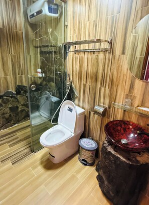 Amenidades de baño gratuitas, secadora de cabello, toallas, jabón 