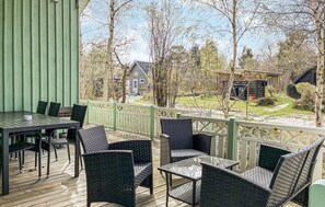 Outdoor dining - Pet friendly home in Hemmet with WiFi (Hemmet)