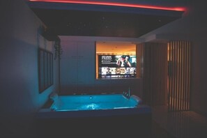 Interior - Prestige Suite with private Jacuzzi & Sauna (Le Havre)