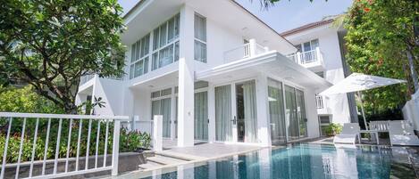 Private pool