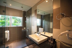 Rainfall showerhead, designer toiletries, hair dryer, bathrobes - Premier Village Beach Villas (Ngu Hanh Son)