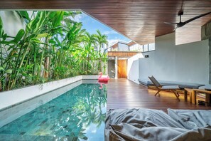 Vila superluxo, vista para a piscina | Piscina | Piscina externa