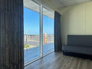 Interior - Ocean view Cozy 1-bedroom apartment in welcoming Wildwood with AC (Wildwood)