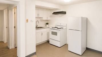 Apartament, 1 llit de matrimoni, cuina | Cuina privada | Frigorífic gran i microones