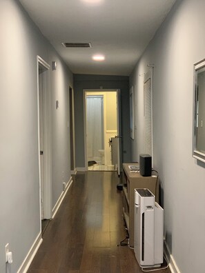 Interior - Charming 2-Bedroom 2 Bath Bungalow By Mercedes Benz / Westside Beltline (Atlanta)