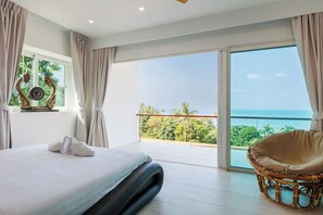 Room - SunTien, A Spectacular 4br Beach Front Pool Villa (Pha-ngan)