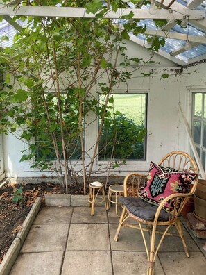 Terrace/patio - Renovated Scanian farmhouse with two studios (Skåne tranås)