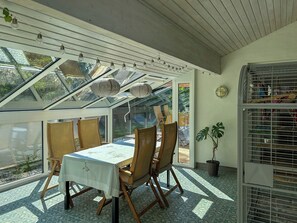 Dining - Summerhouse in southern style close to beach (Væggerløse)