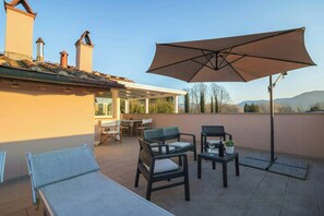 Outdoor dining - Apartment with private pool near Lucca (Lucca)