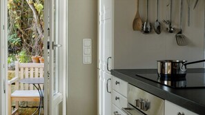 Oven, dishwasher, coffee/tea maker - Experience nature in a rural riverside guesthouse (Paretz an der Havel)