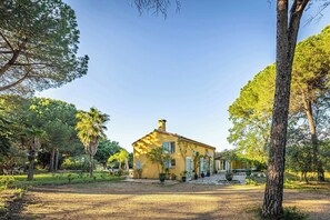 Exterior - Winemaker's home by Pézenas vineyards (Pézenas)