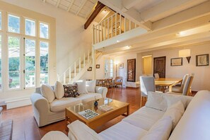 TV, fireplace - Winemaker's home by Pézenas vineyards (Pézenas)