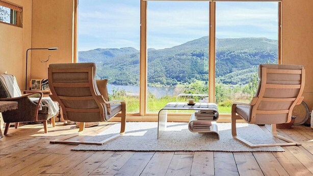 Interior - Self-built cabin with views over Leirvik (Leirvik)