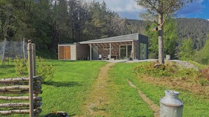 Exterior - Self-built cabin with views over Leirvik (Leirvik)