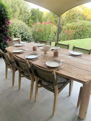Outdoor dining - Villa with sea view and garden in Corsica (Porto-Vecchio)