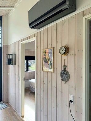 Desk, free WiFi - Holiday home on large nature plot near the beach (Glesborg)