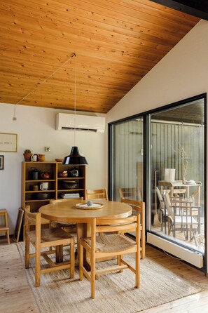 Dining - Stylish oasis in the middle of Kulhuse (Kulhuse)