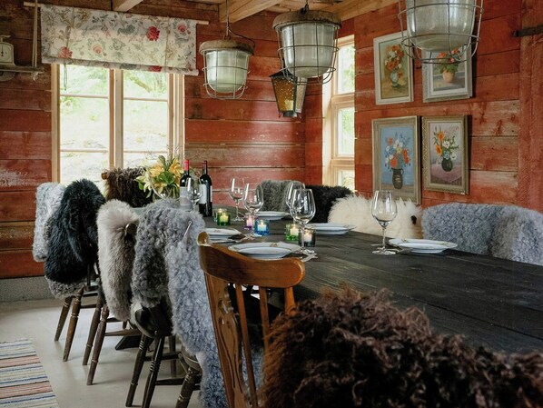 Dining - Country life near city and lake with room for many (Torestorp)