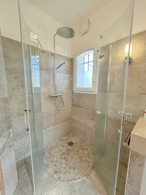 Bathroom - Neo-Provençal villa with pool in Vence (Vence)