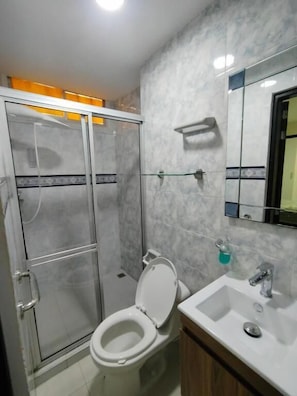 Standard Double Room | Bathroom - Casa Riviere (Cartagena)