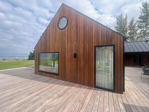 Exterior - Unique holiday home directly on the beach (Middelfart)