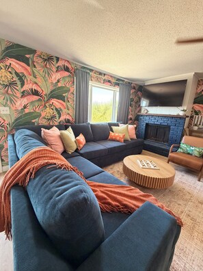 Living area - New HGTV Design, 2 Game Rooms + Pool, Pickleball (Pensacola Beach)
