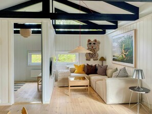 TV, fireplace - Summer house vibe at Kandestederne (Skagen)