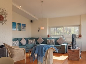 TV - Spacious holiday home near Veerse Meer (Kamperland)