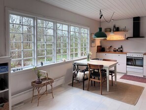 Oven, coffee/tea maker - Historic holiday home near the beach in Ahl (Ebeltoft)