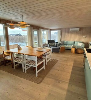 Interior - Renovated 70s house with sea view near Lønstrup (Hjørring)
